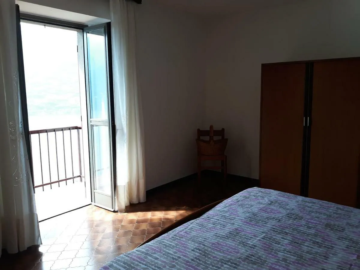 Ca Sassello Villa Carate Urio Italy